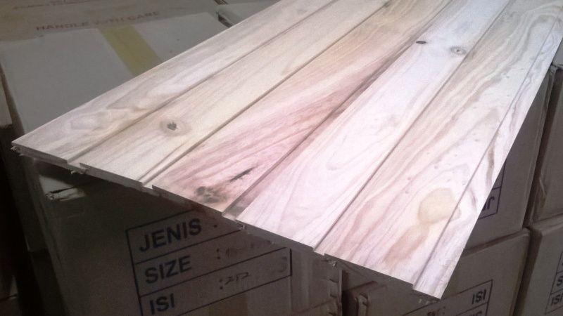 Lumber Ceiling Kayu Pinus