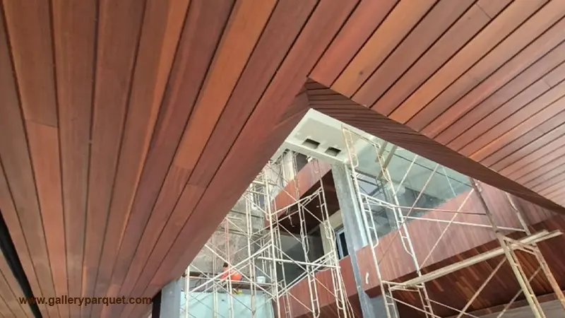 plafon kayu terpasang