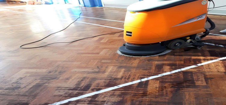 tips membersihkan lantai kayu