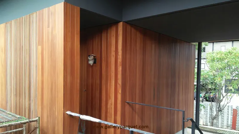 contoh terpasang plafon kayu